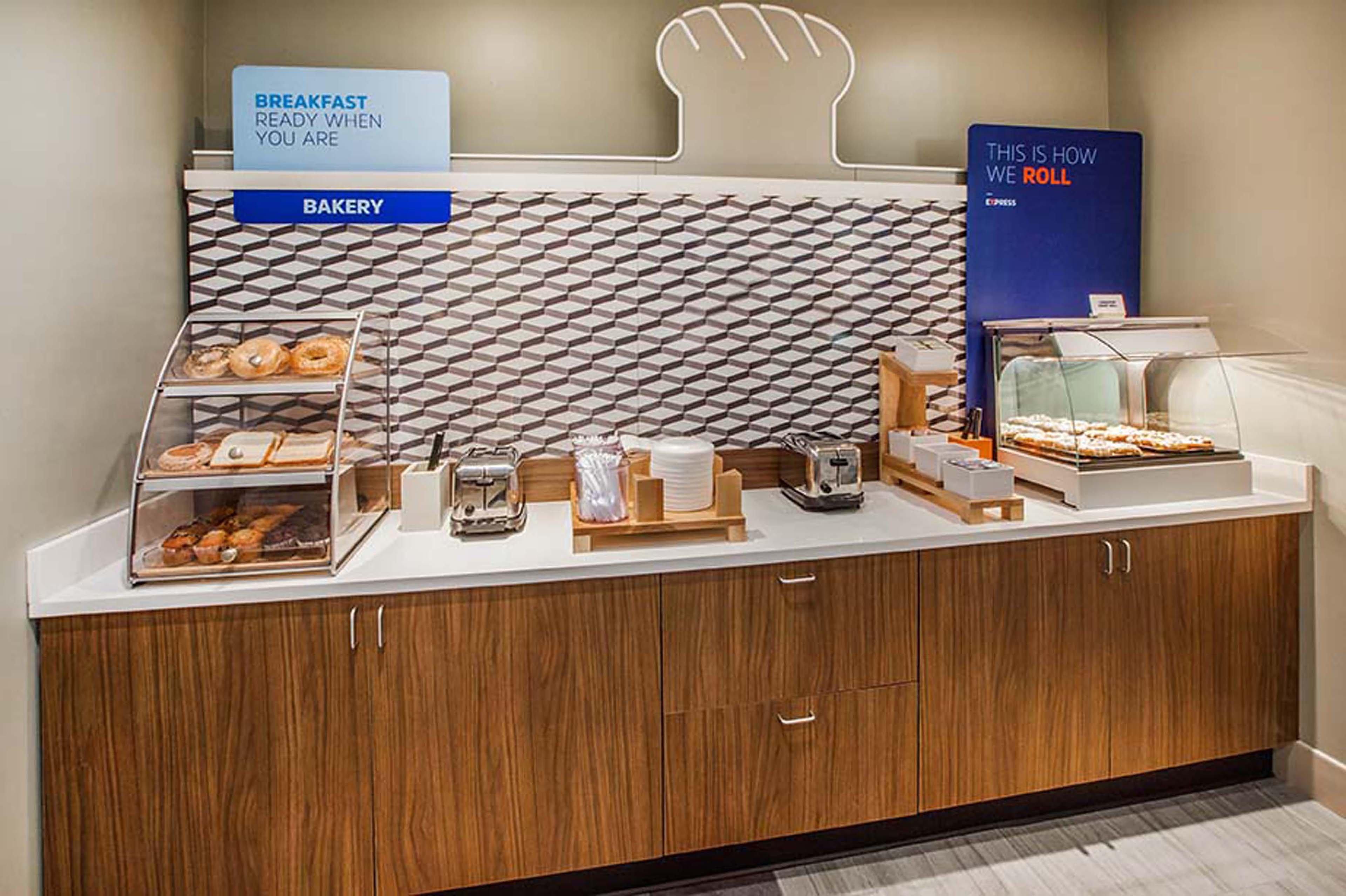 Holiday Inn Express & Suites Brady By Ihg Eksteriør bilde