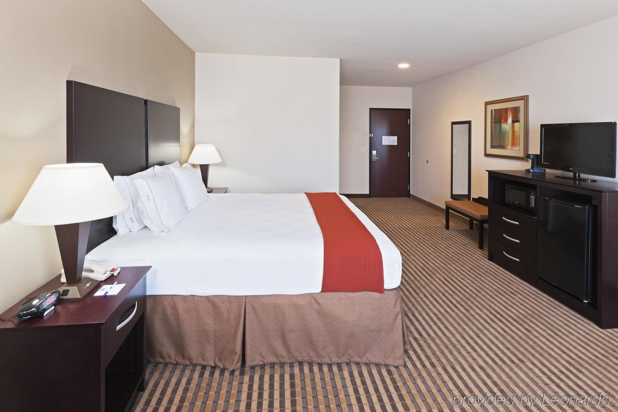 Holiday Inn Express & Suites Brady By Ihg Rom bilde