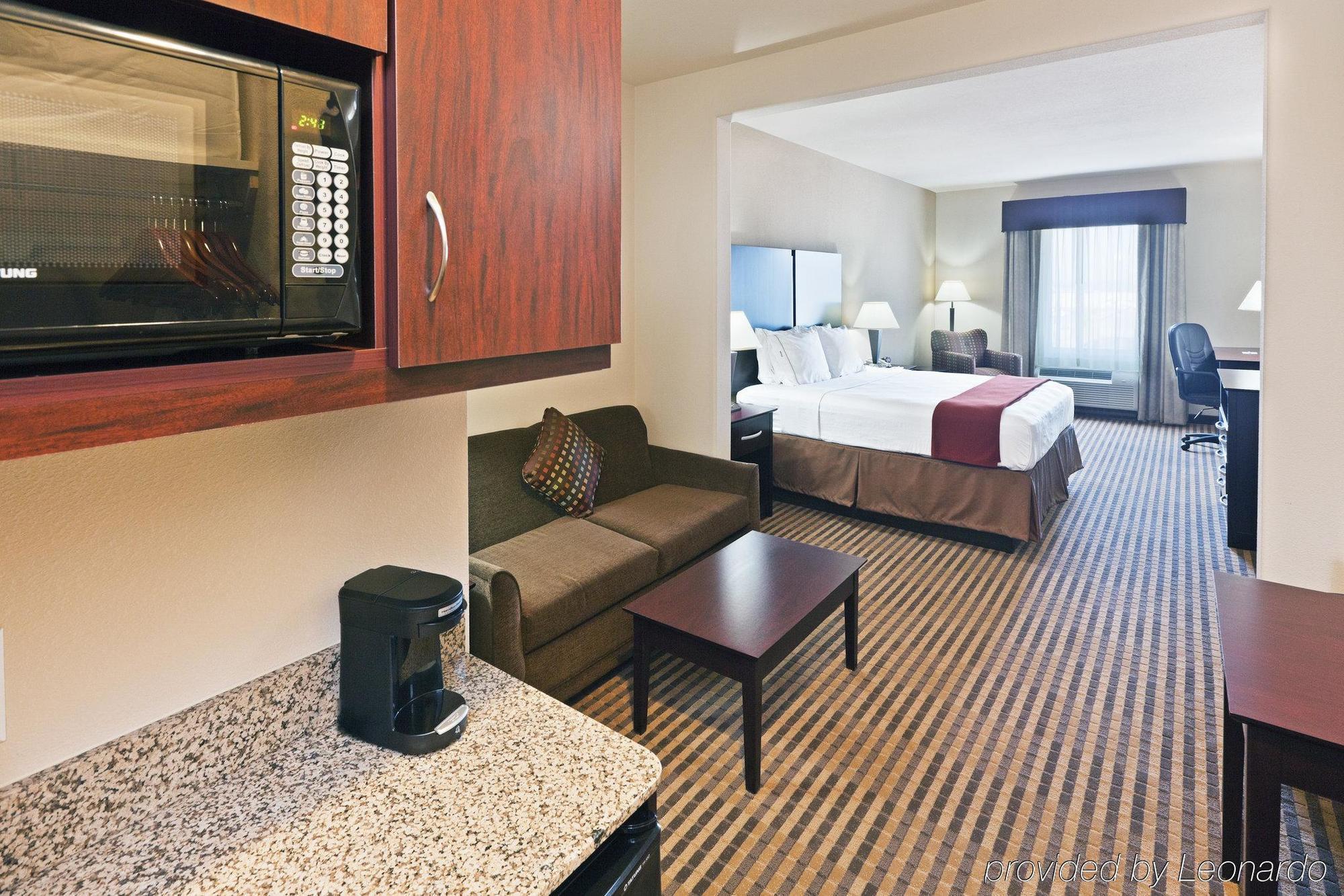 Holiday Inn Express & Suites Brady By Ihg Rom bilde