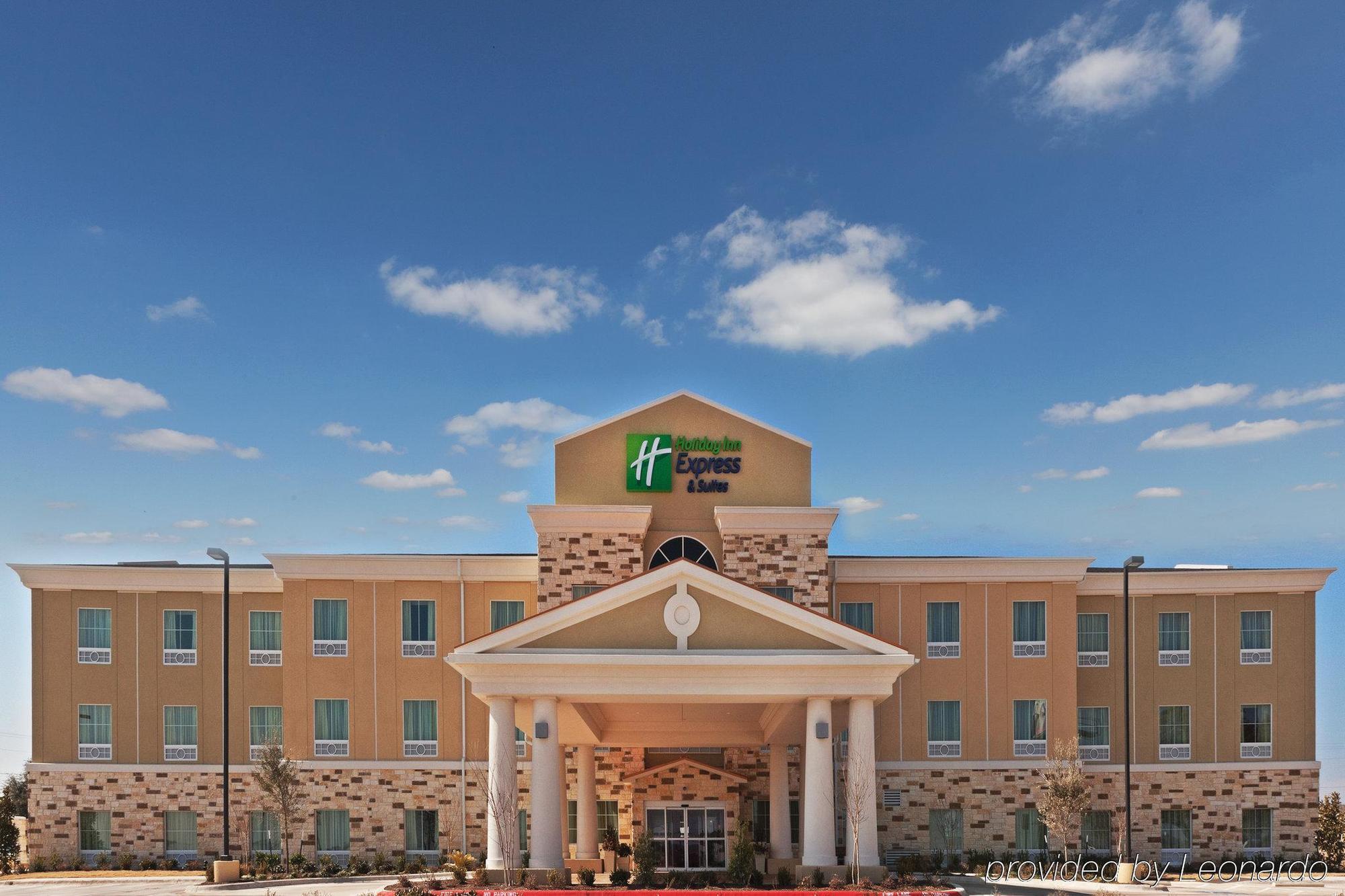 Holiday Inn Express & Suites Brady By Ihg Eksteriør bilde
