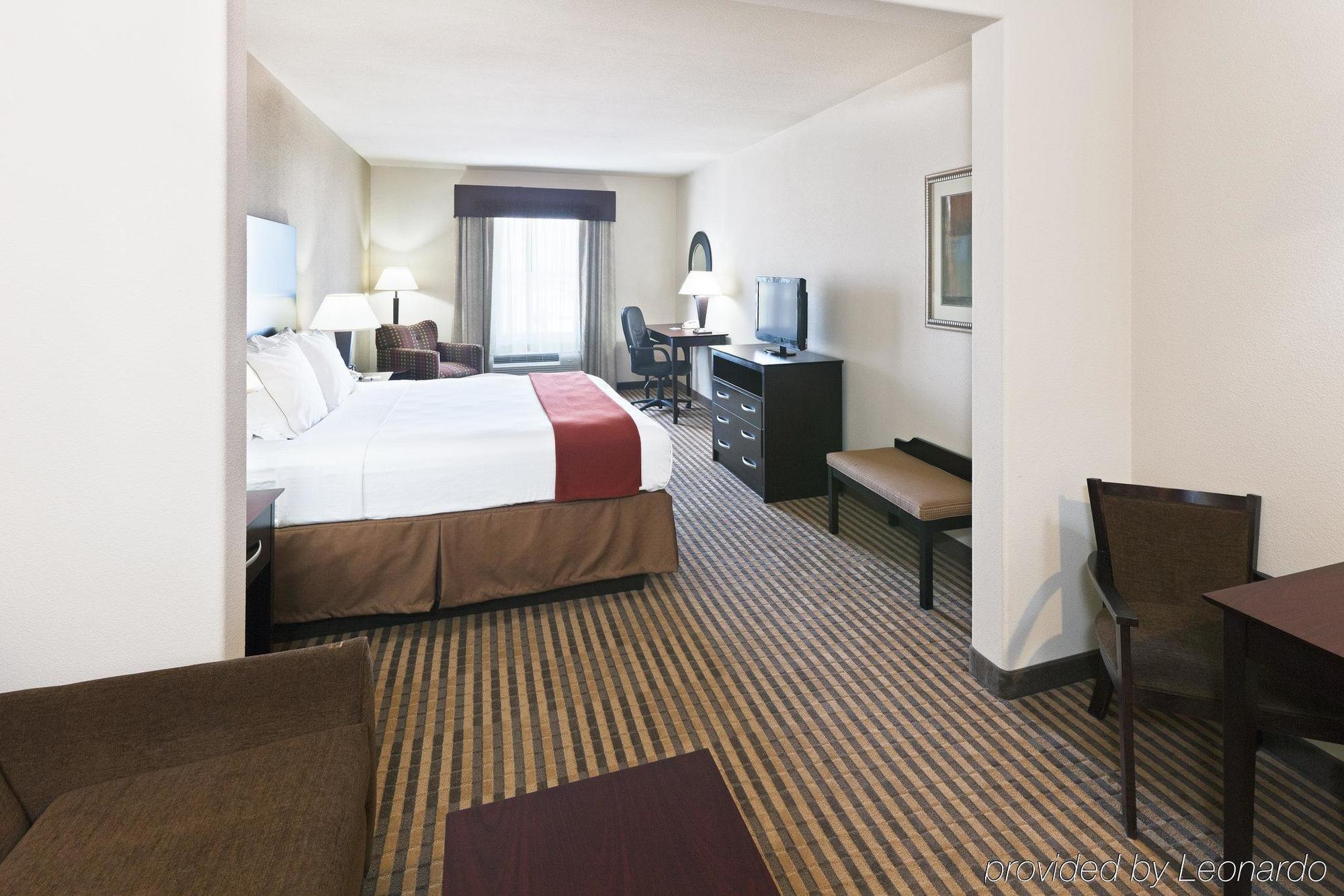 Holiday Inn Express & Suites Brady By Ihg Rom bilde