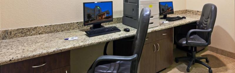 Holiday Inn Express & Suites Brady By Ihg Eksteriør bilde